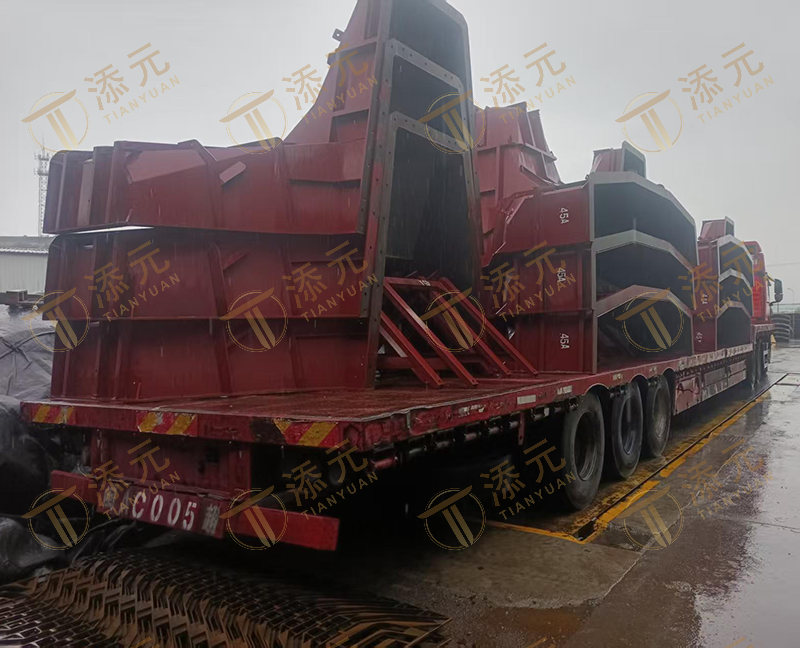 45トン用アクロポッド鋼製型枠